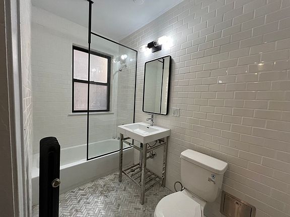 4th image of 2129 Ridge Ave #2129-29-3J