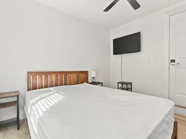 6405 Alta Dr, Las Vegas, NV 89107