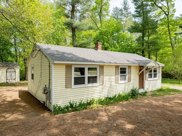 22 Raymond Ave, Pembroke, MA 02359