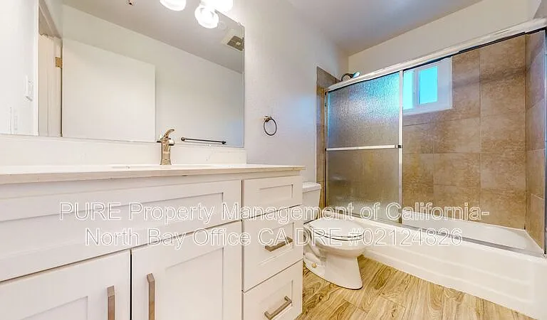 555 Dexter St #E — Photo 21