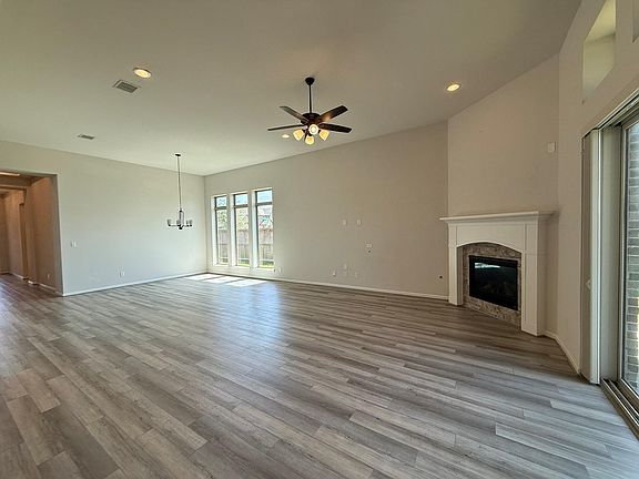 5th image of 5814 Turquoise Hill Ln