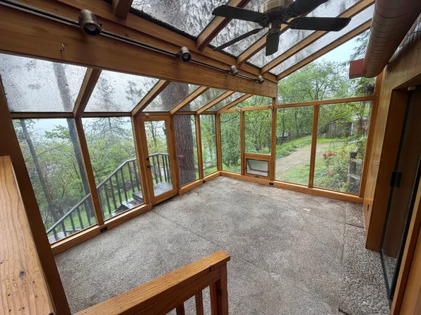 110 Terrace St, Ashland, OR 97520