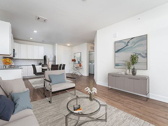 2nd image of 5280 Beechmont Ave #1236