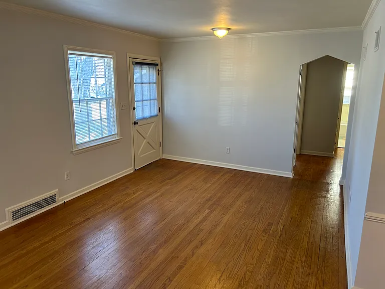 5218 Cedar St — Photo 7