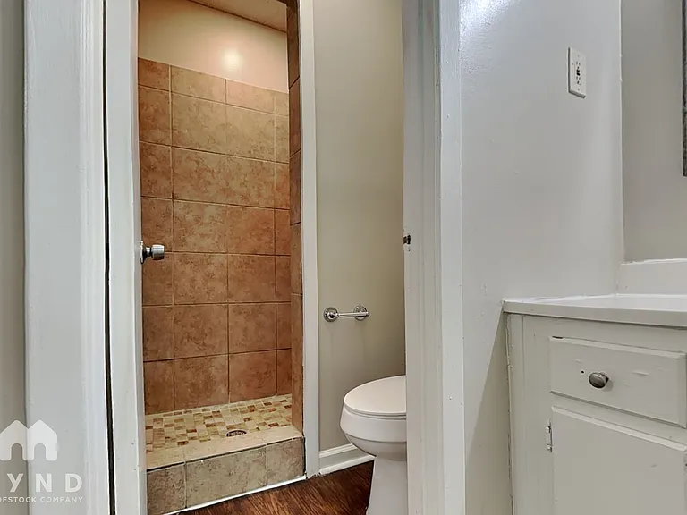 2406 Jenwood St — Photo 10