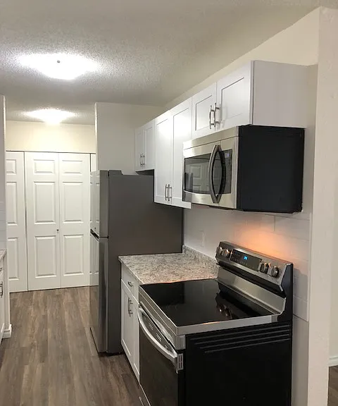4299 Departure Bay Rd — Photo 16
