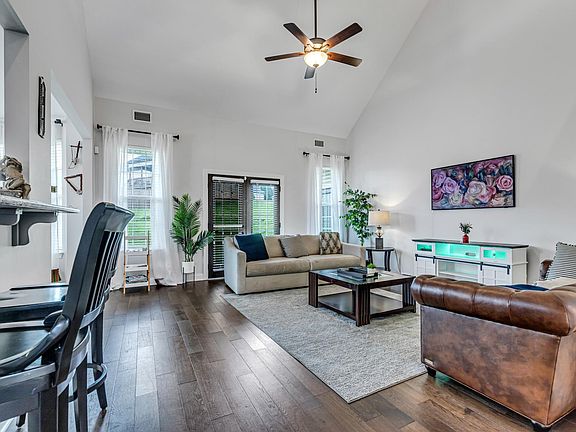 3rd image of 5501 Sansa Ln