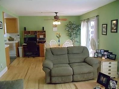 3rd image of 1537 Burnside Dr