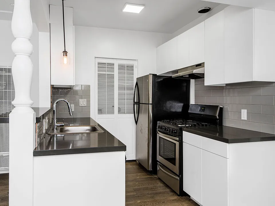 411 W Franklin Ave #1