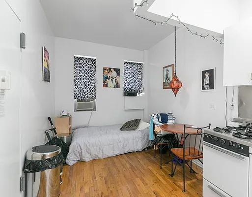 Rented by Wave Real Estate Group | media 25