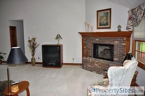 2nd image of 6011 Creekbend Ct