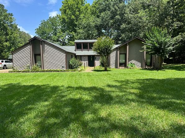 2202 Crystal Lake Cir