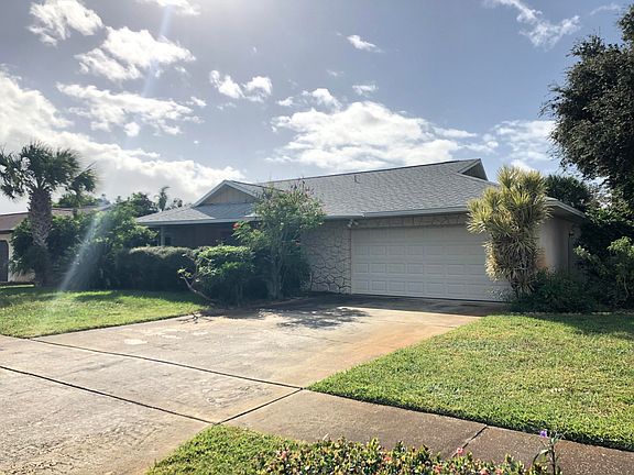 2nd image of 2215 Windsor Dr
