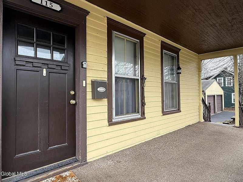 3rd image of 115 Oak Street