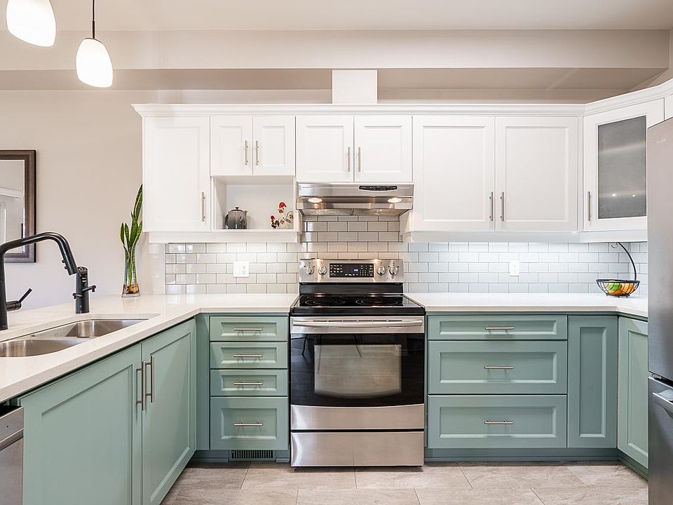 1st image of 998 Riverside Dr #9