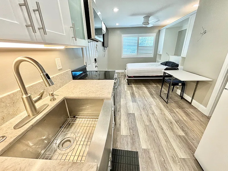 2219 Okeeffe Pl #B — Photo 9