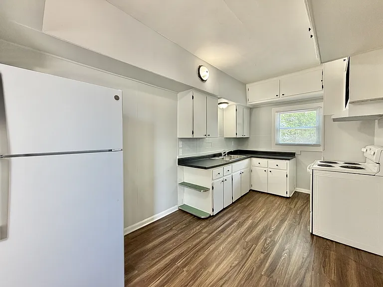 330 Lincoln St #1 — Photo 4