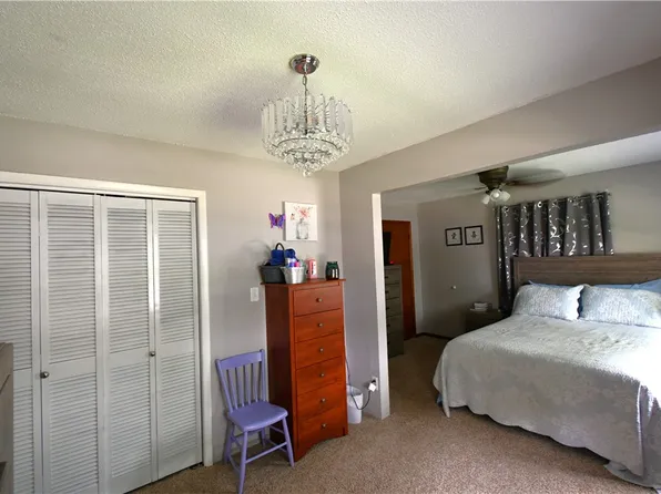 4133 E Madison Ave, Des Moines, IA 50317