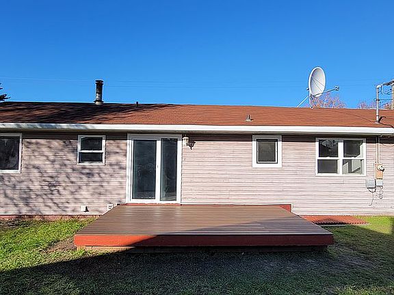 4th image of 301 Bentley Dr