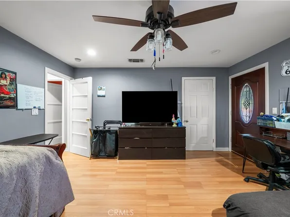 7300 Sylvia Ave, Reseda, CA 91335