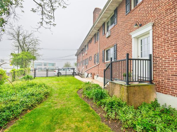 200 Merrick Rd #F, Amityville, NY 11701
