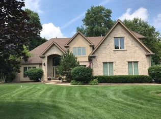 320 Fox St, Cary, IL 60013