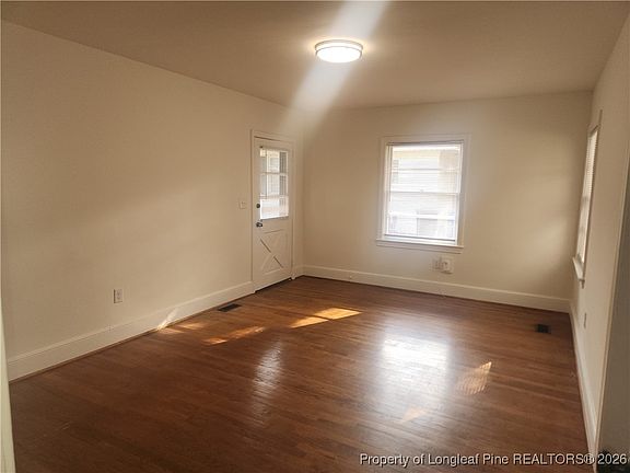 3rd image of 313 Oakridge Ave