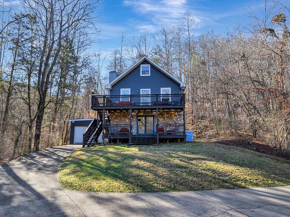 1st image of 1075 Green Valley Dr