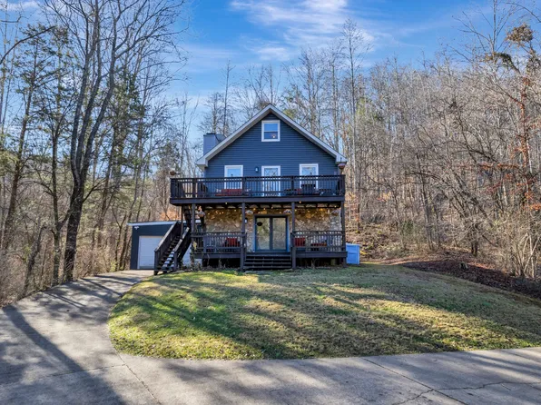 1075 Green Valley Dr, Ashland City, TN 37015