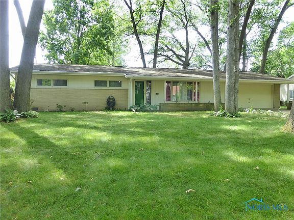 2nd image of 2505 Briarwood Ln