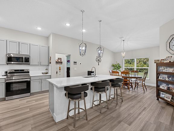 5th image of 70 Parkway Dr