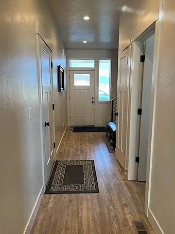 4 bed, 2.5 bath, 2016 sqft, $3,500 — Photo 4