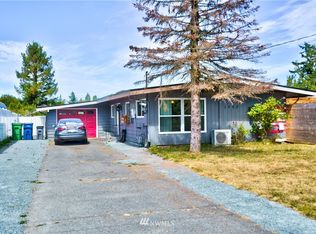 1702 36th St, Anacortes, WA 98221