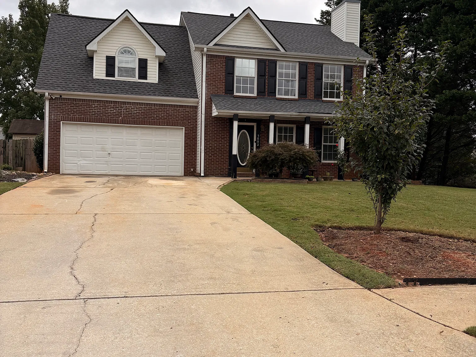 4 bed, 2.5 bath, 1836 sqft, $2,400 — Photo 1