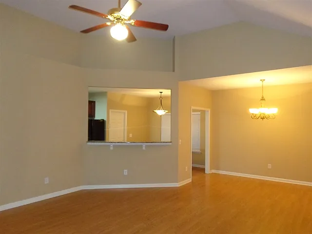 4804 Peninsula Pointe Dr — Photo 3