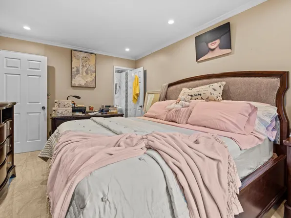 7941 Sea View Avenue image 14 of 18