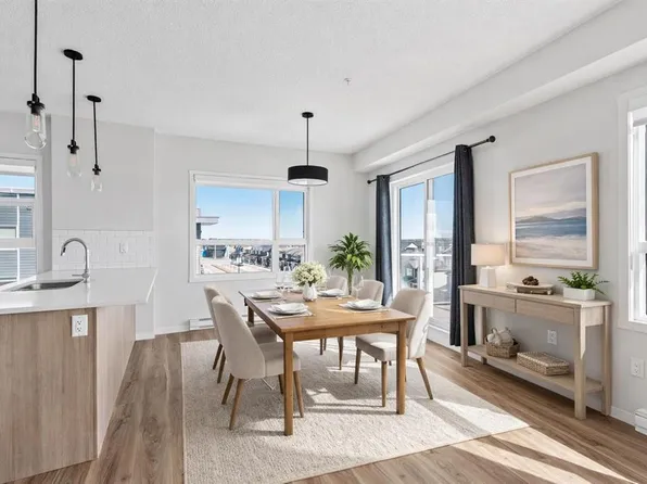 40 N Carrington Plz NW #415, Calgary, AB T3P 1Y3