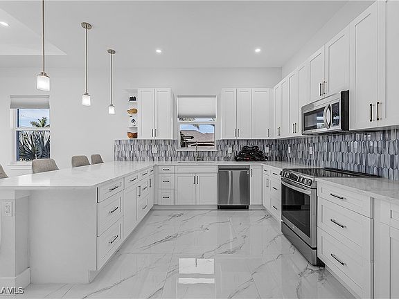 3rd image of 3001 SW 23rd Ave
