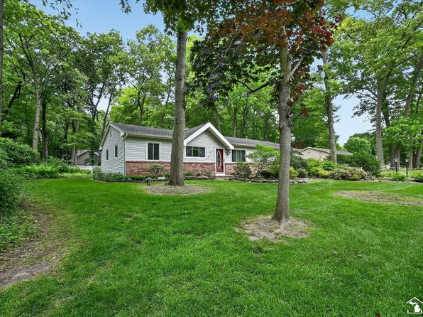 2854 Thunderbird Trl, Lambertville, MI 48144