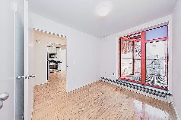 1st image of 190 E 7th St APT 412