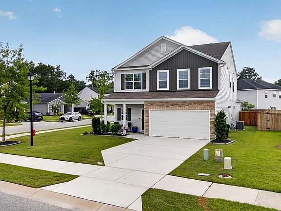 4th image of 272 Clydesdale Cir