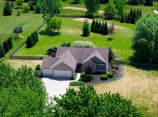 543 Camarosa Ct, Cedarburg, WI 53012