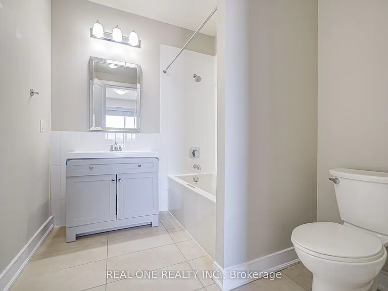 150 Main St W #409 — Photo 19