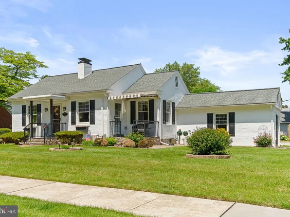 323 Bailey St, New Cumberland, PA 17070