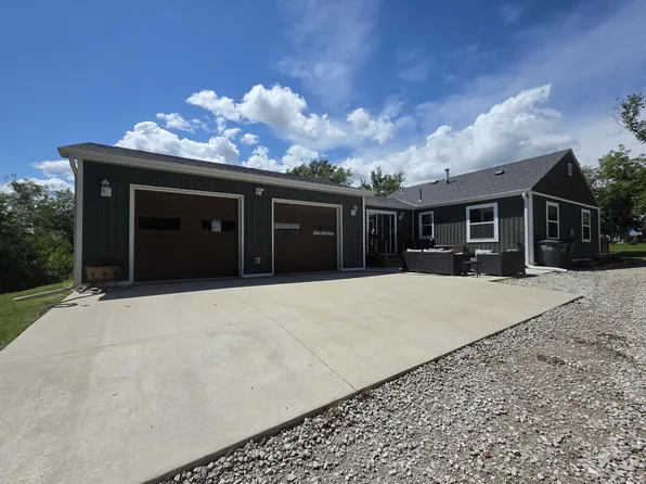 841 Palmer St, Oakland, IA 51560