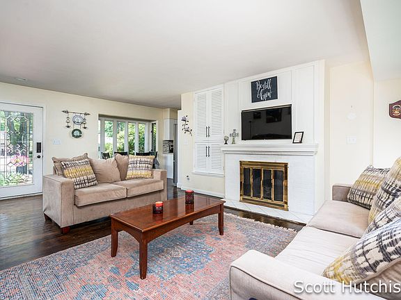 3rd image of 4316 Kennilworth Dr SE