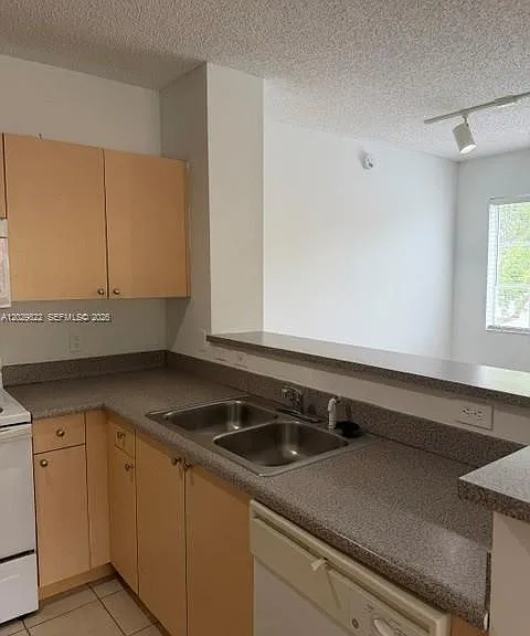 7980 N Nob Hill Rd #207 — Photo 12