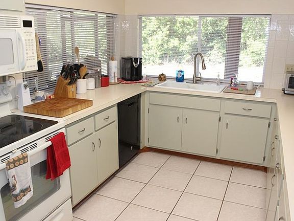 4th image of 12834 Ironwood Cir
