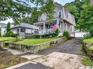 977 Townsend Ave, New Haven, CT 06512