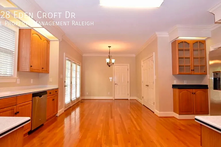 3528 Eden Croft Dr — Photo 7